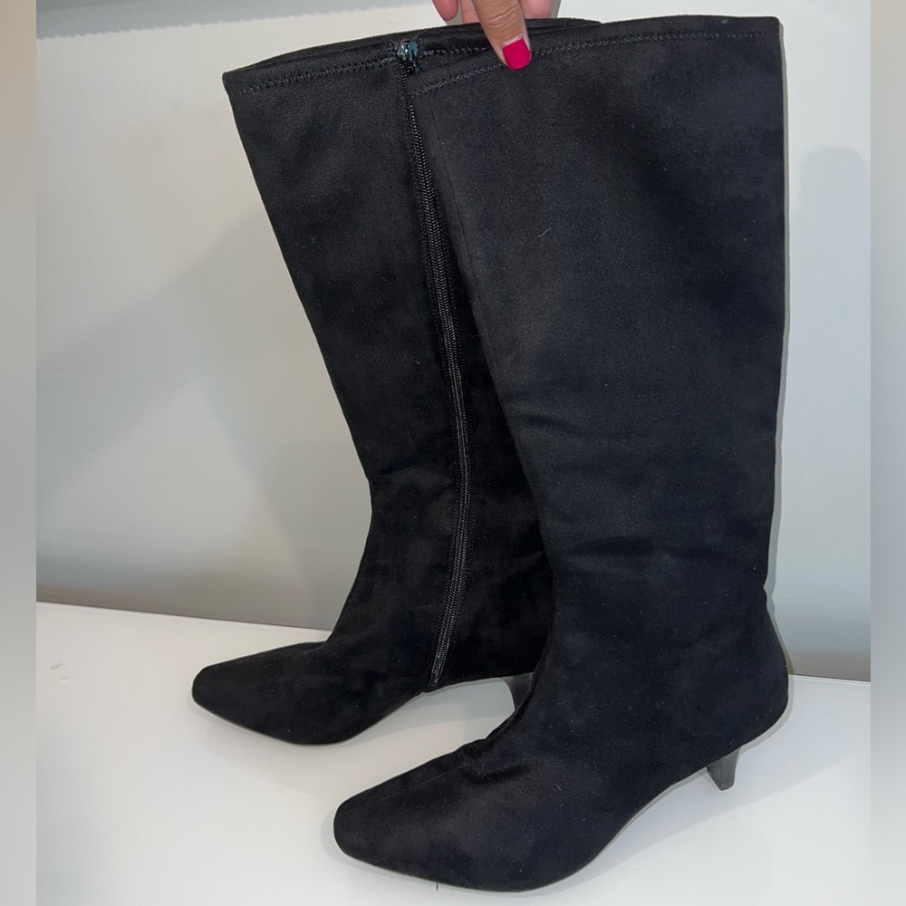 Slouchy heeled boots